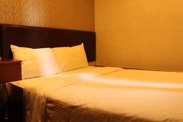 Lander Hotel Prince Edward