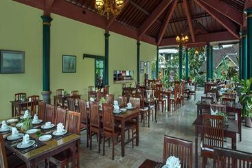 هتل Margo Utomo Eco Resort