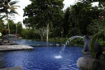 هتل Margo Utomo Eco Resort