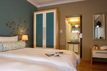هتل Namib Guesthouse