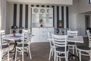 هتل Oyster Box Guesthouse