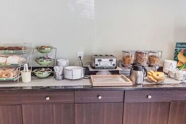 Velora Hinton, Ascend Hotel Collection