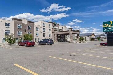 Velora Hinton, Ascend Hotel Collection