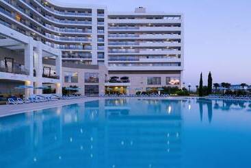 هتل Radisson Blu Resort & Congress Centre Sochi