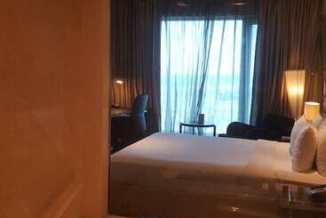 هتل Vivanta Hyderabad Begumpet