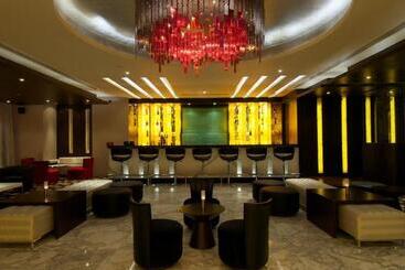 هتل Vivanta Hyderabad Begumpet