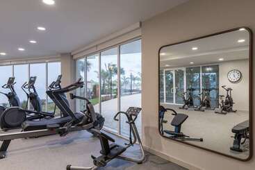 هتل Embassy Suites By Hilton Aruba Beach Resort