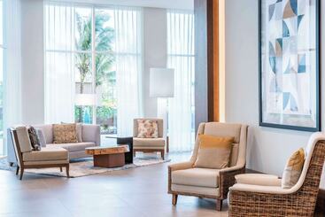 هتل Embassy Suites By Hilton Aruba Beach Resort