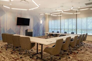 هتل Hilton Garden Inn Jeffersonville Louisville North