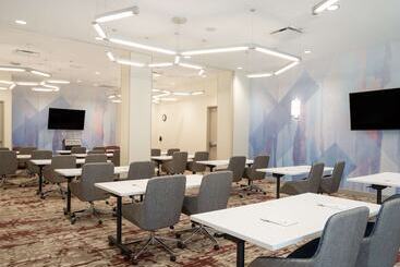 هتل Hilton Garden Inn Jeffersonville Louisville North