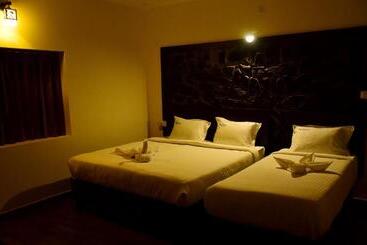 هتل R Inn Yercaud
