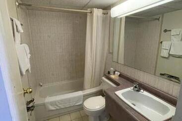 مُتل 6032 Persepolis Inn