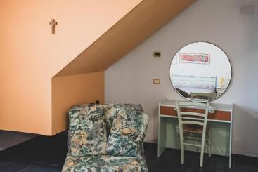 公寓式酒店  Agriturismo Monte Della Dea
