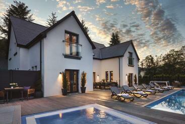 Ardlui Retreat   Villa & Lodges
