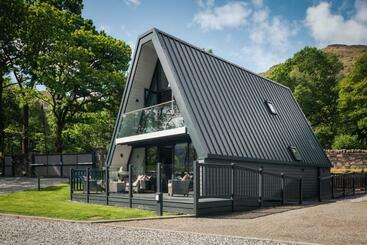 Ardlui Retreat Villa & Lodges