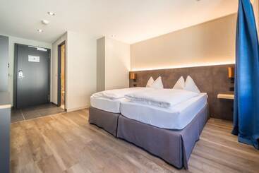 مسافرخانه The Guesthouse By The Hey