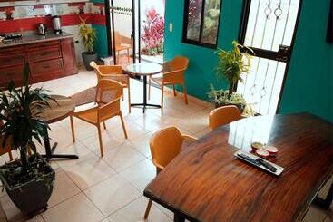 Trebol Amarillo Bed & Breakfast