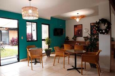 Trebol Amarillo Bed & Breakfast