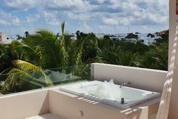 هتل Maia Suites Cozumel