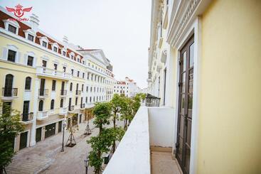 Minh Chau Hotel & Coffee