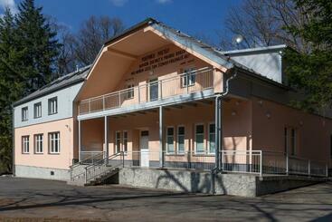 Пансион Penzion živec   Restaurace A Ubytování