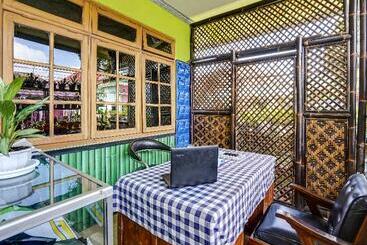 هتل Oyo Homes 91103 Desa Wisata Lembah Gunung Tumpeng
