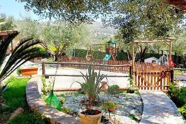 پانسیون Parco Esmeralda   Family Residence E Breakfast