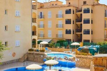 Sol Y Mar Apartments