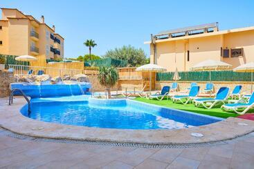 Sol Y Mar Apartments