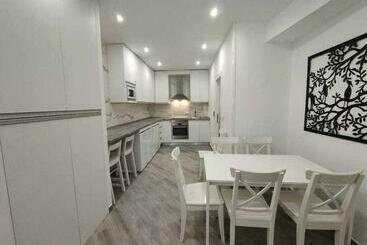 تختخواب و صبحانه Encantadora Habitación Hojiblanca