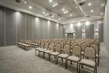 Qoya Hotel Curitiba, Curio Collection By Hilton