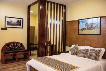 The Arcadia Resort Umroi