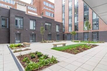 هاستل Modern Ensuite Rooms   Sheffield   Campus Accommodation