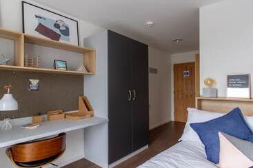 هاستل Modern Ensuite Rooms   Sheffield   Campus Accommodation