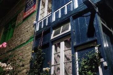 تختخواب و صبحانه The Prasher Lodge, Near Mall Road Manali