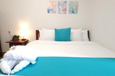 هتل Voyager Sun & Reef