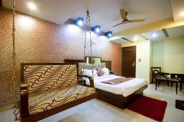 هتل Comfort Room Shiv Dev Int