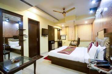 هتل Comfort Room Shiv Dev Int
