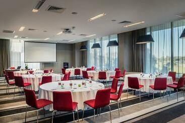 هتل Fraser Suites Perth