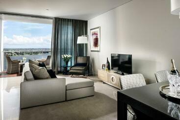 هتل Fraser Suites Perth