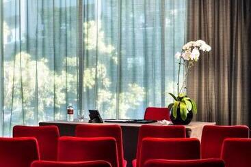 هتل Fraser Suites Perth