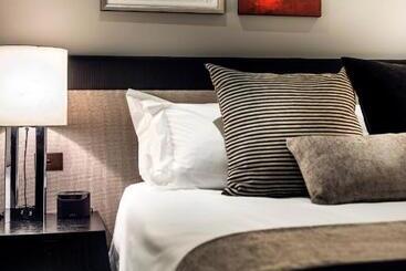 هتل Fraser Suites Perth