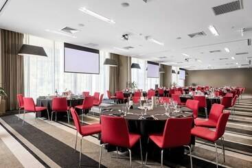 هتل Fraser Suites Perth