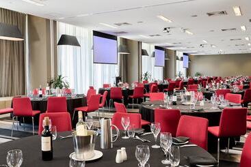 هتل Fraser Suites Perth