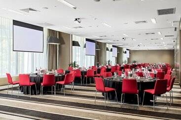 هتل Fraser Suites Perth