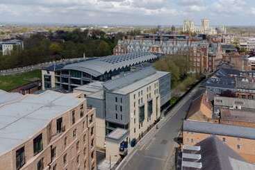 هتل Hampton By Hilton York