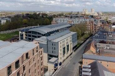 هتل Hampton By Hilton York