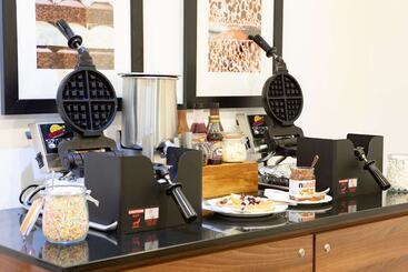 هتل Hampton By Hilton York