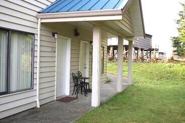 هتل Whale S Tail Guest Suites