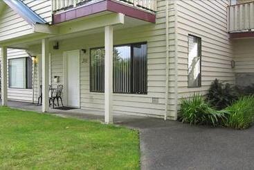 هتل Whale S Tail Guest Suites